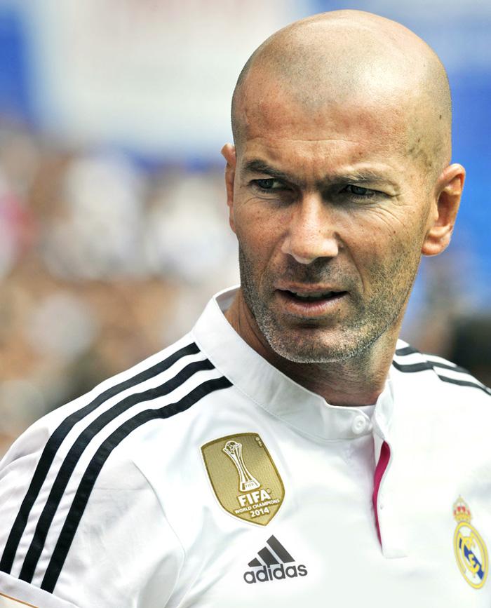 El astro francés Zinédine Zidane deja el fútbol profesional-0