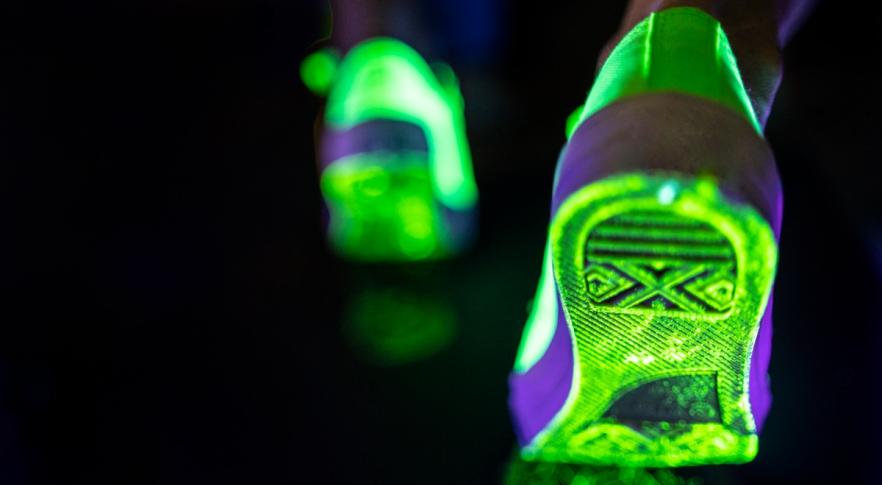 Zapatos con inteligencia artificial que duplican la velocidad al caminar