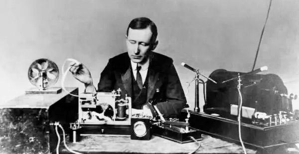 Guglielmo Marconi realizó 1era transmisión de radio-0