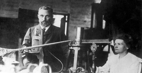 Pierre y Marie Curie descubrieron el radio-0