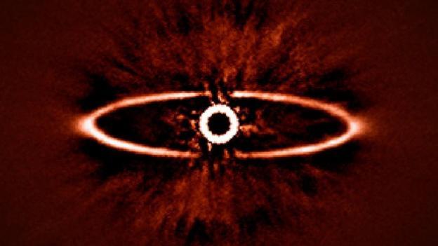 El flamante 'cazador de planetas' SPHERE descubre en el cosmos al 'Ojo de Sauron'-0