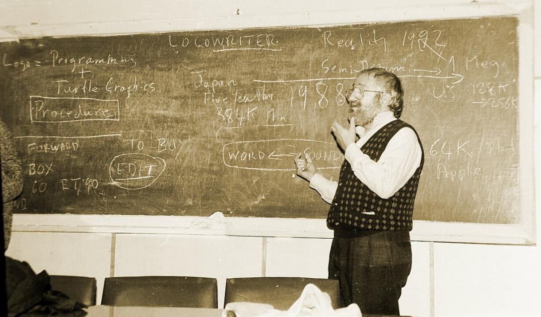 Muere Seymour Papert, pionero en el campo de la inteligencia artificial-0