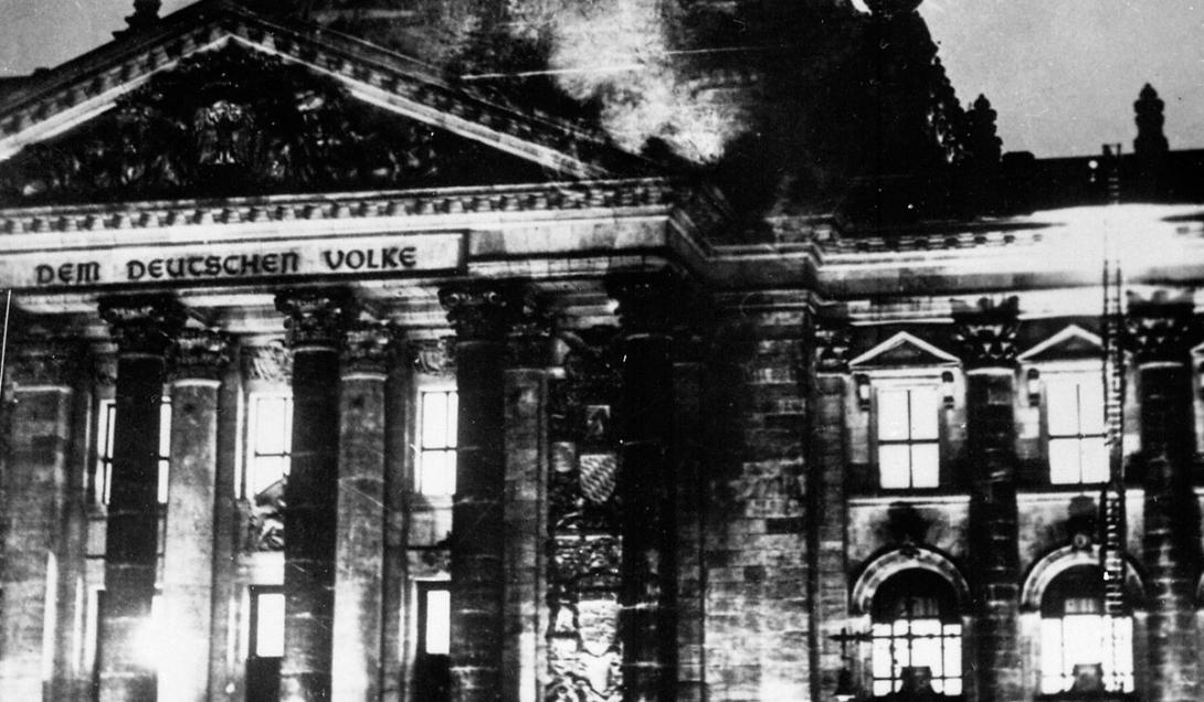 Se incendia el edificio del Reichstag-0